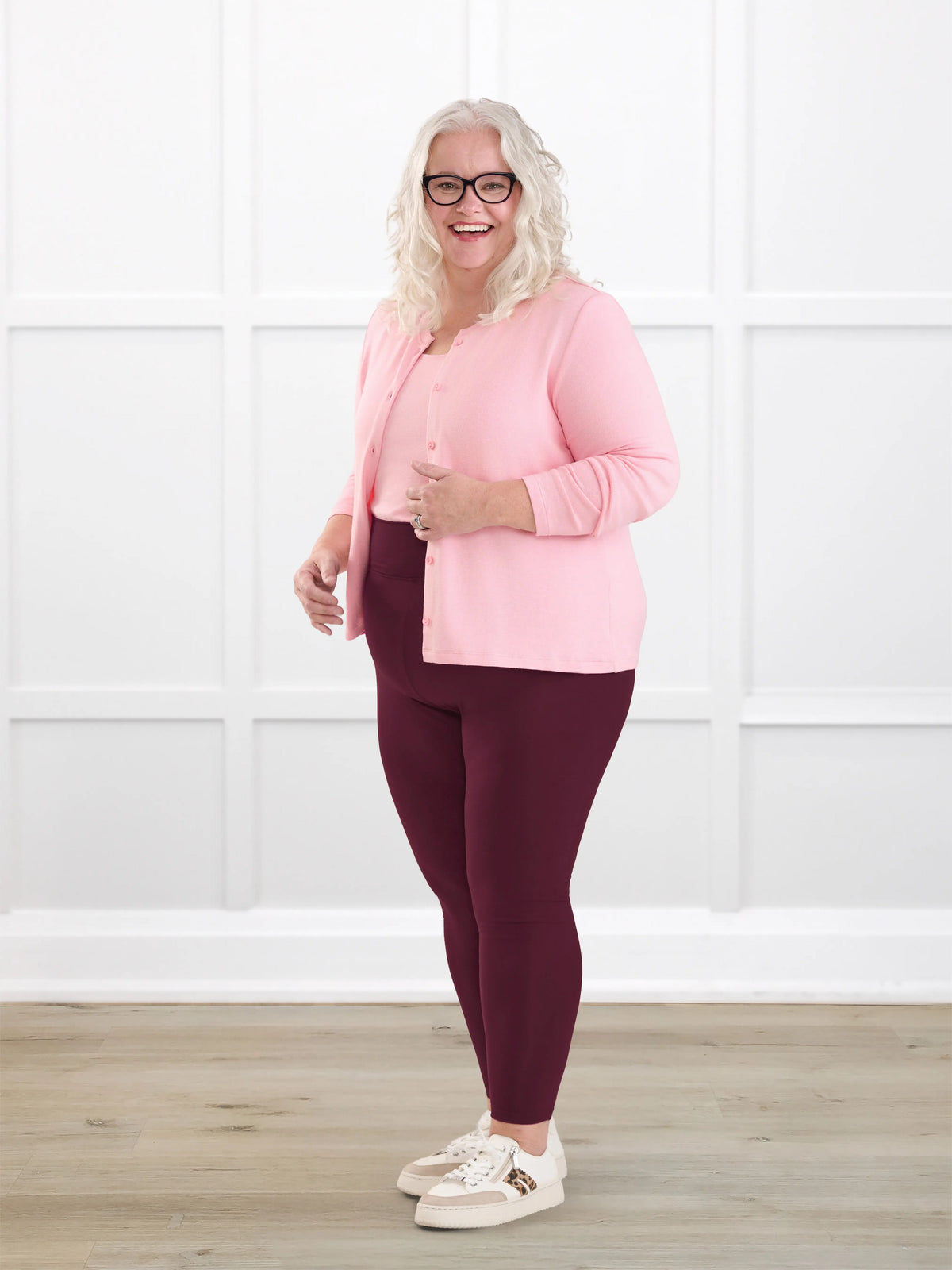 Lisa2 high waisted legging for women in Merlot on model Colleen, size XXL Petite @Colleen-XXL-petite 