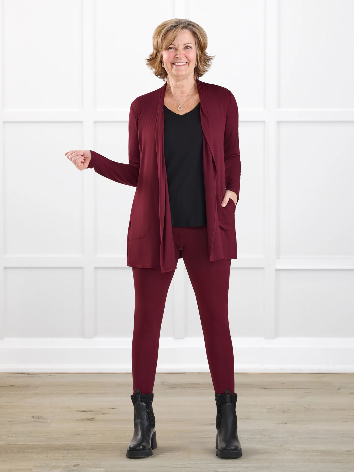 Lisa2 high waisted legging for women in Merlot on model Donna, size S Regular @Donna-S-regular 