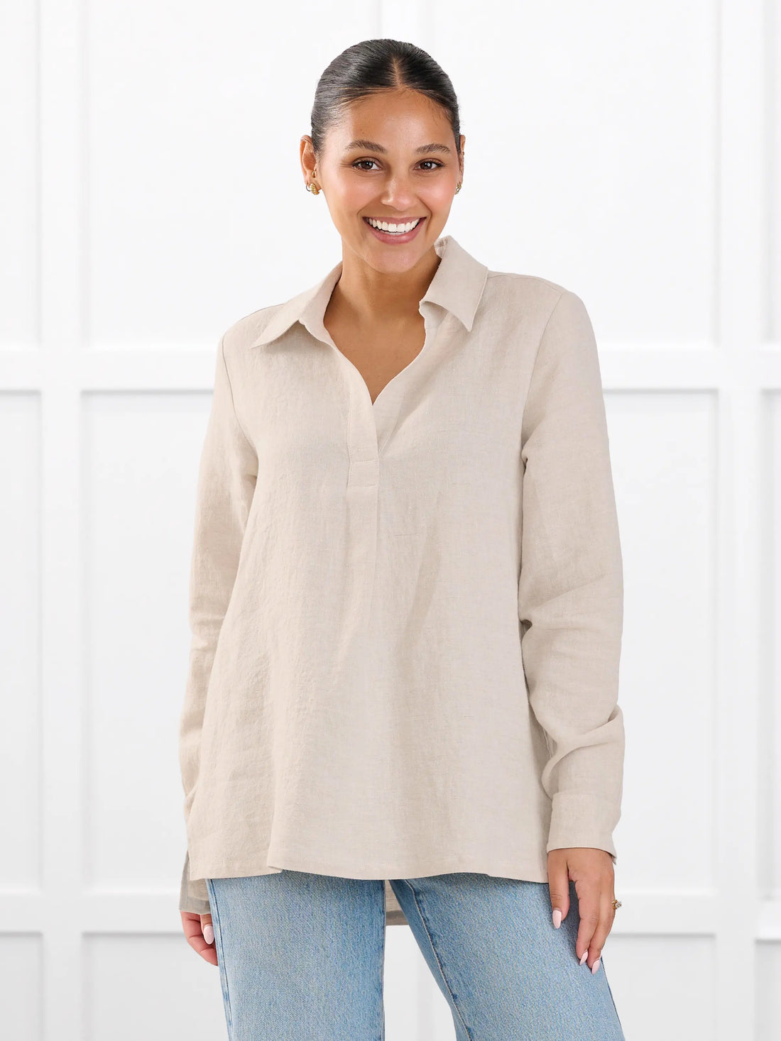 Mali linen collared top for women in Sand linen on model Meron, size XS @Meron-XS 