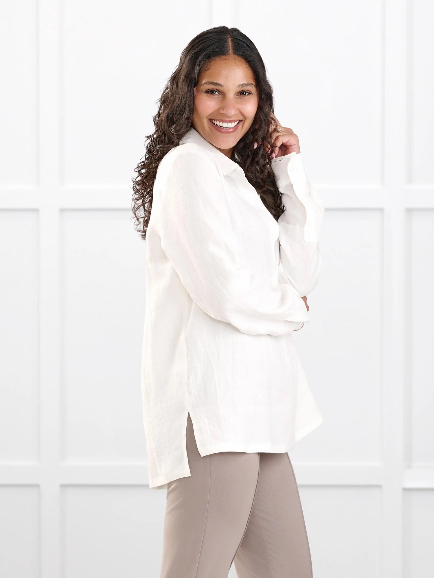 Mali linen collared top for women in Ivory linen on model Meron, size XS @Meron-XS 