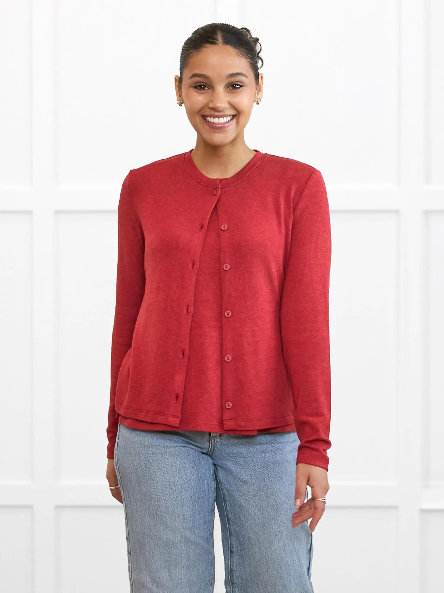 Maribel crewneck sweater knit cardigan for women in Chili on model Meron, size XS @Meron-XS 