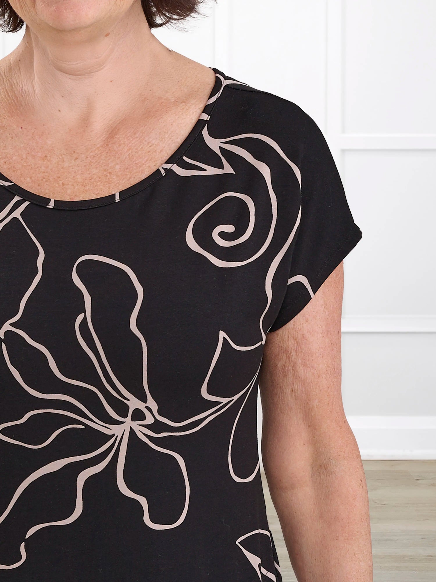 Marilla t shirt midi pocket dress for women in Contour floral 