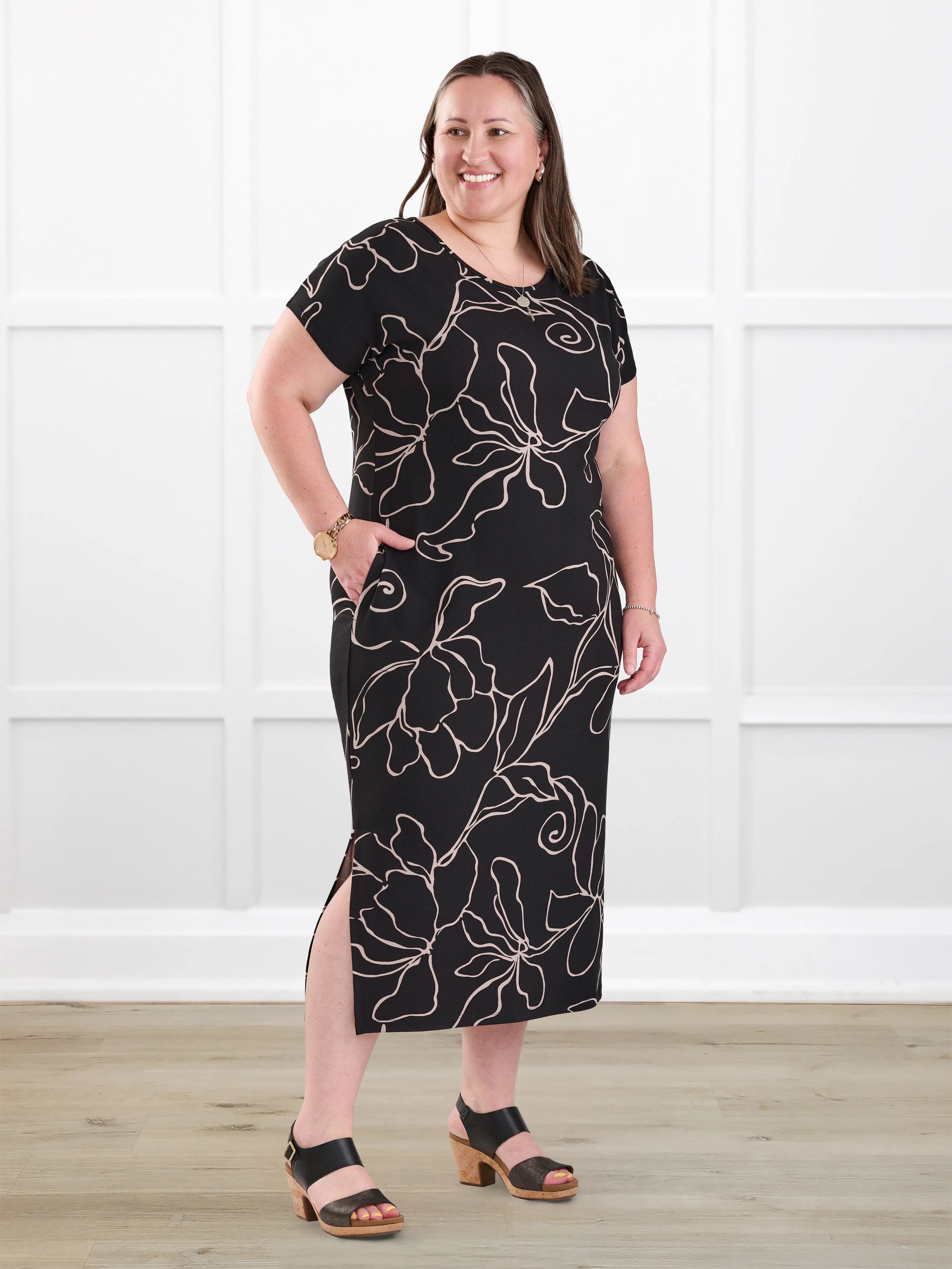 Marilla t shirt midi pocket dress for women in Contour floral on model Cristina, size XXL @Cristina-XXL 