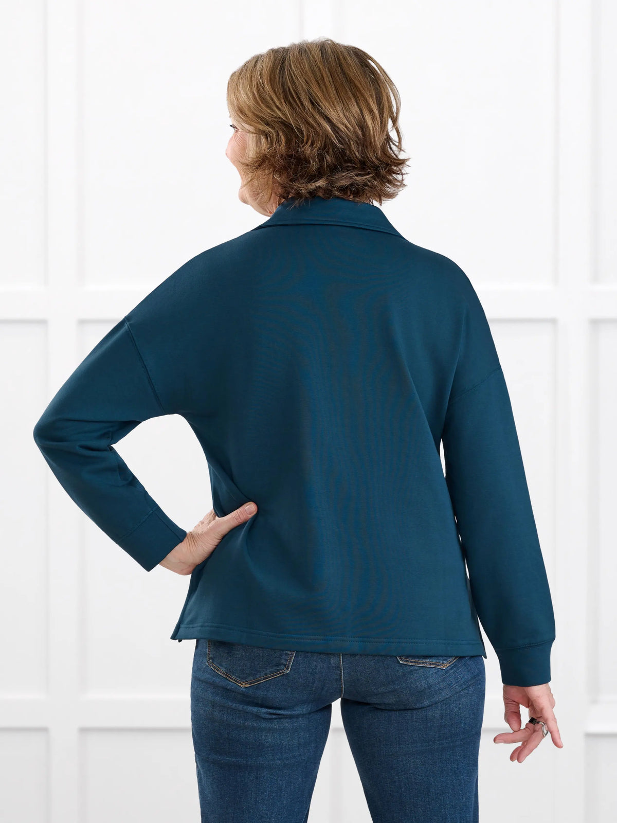 Odell fleece polo sweatshirt for women in Atlantic on model Donna, size S Regular @Donna-S-regular 