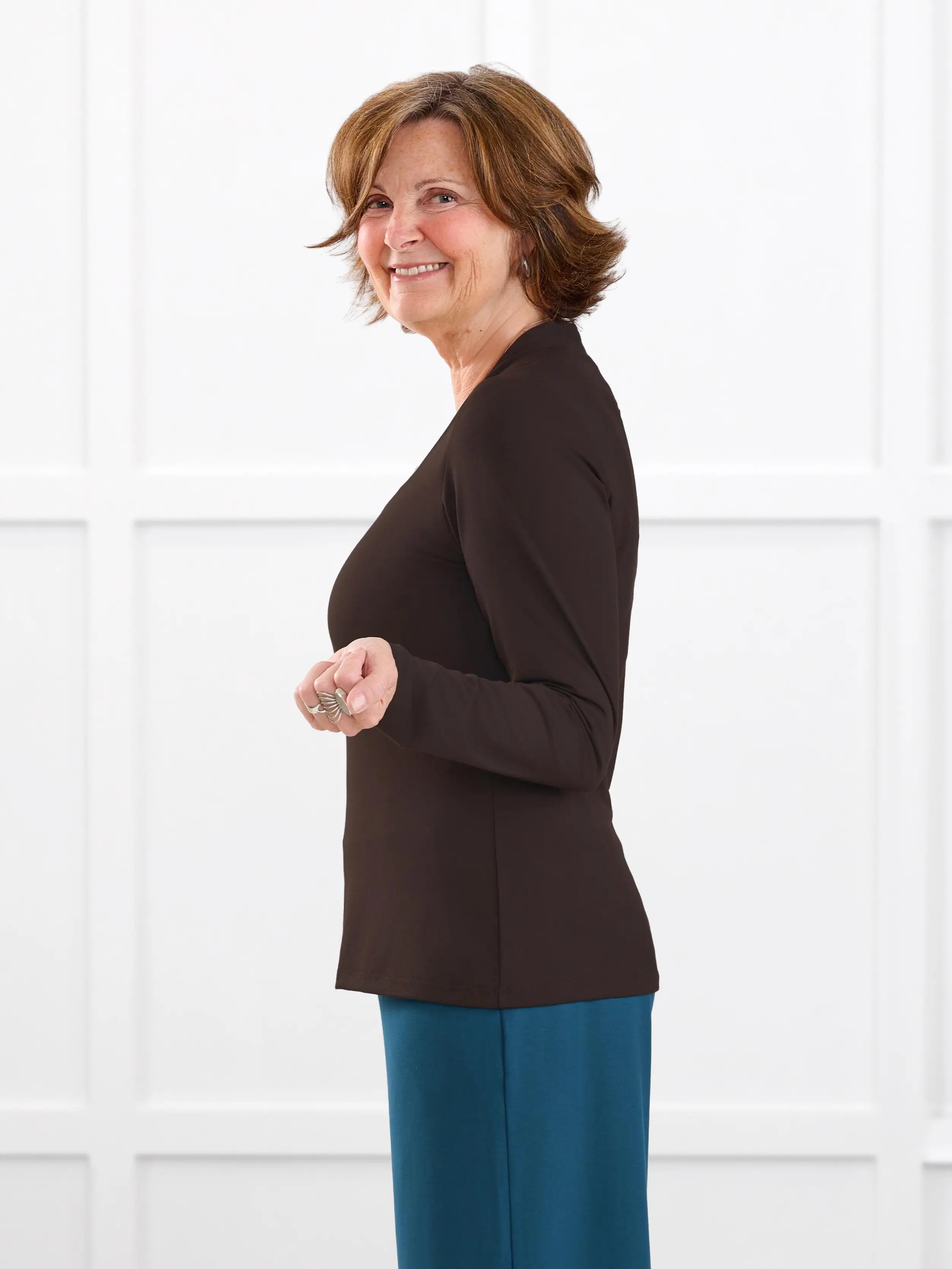Patrice square neck long sleeve top for women in Dark chocolate on model Donna, size S @Donna-S 
