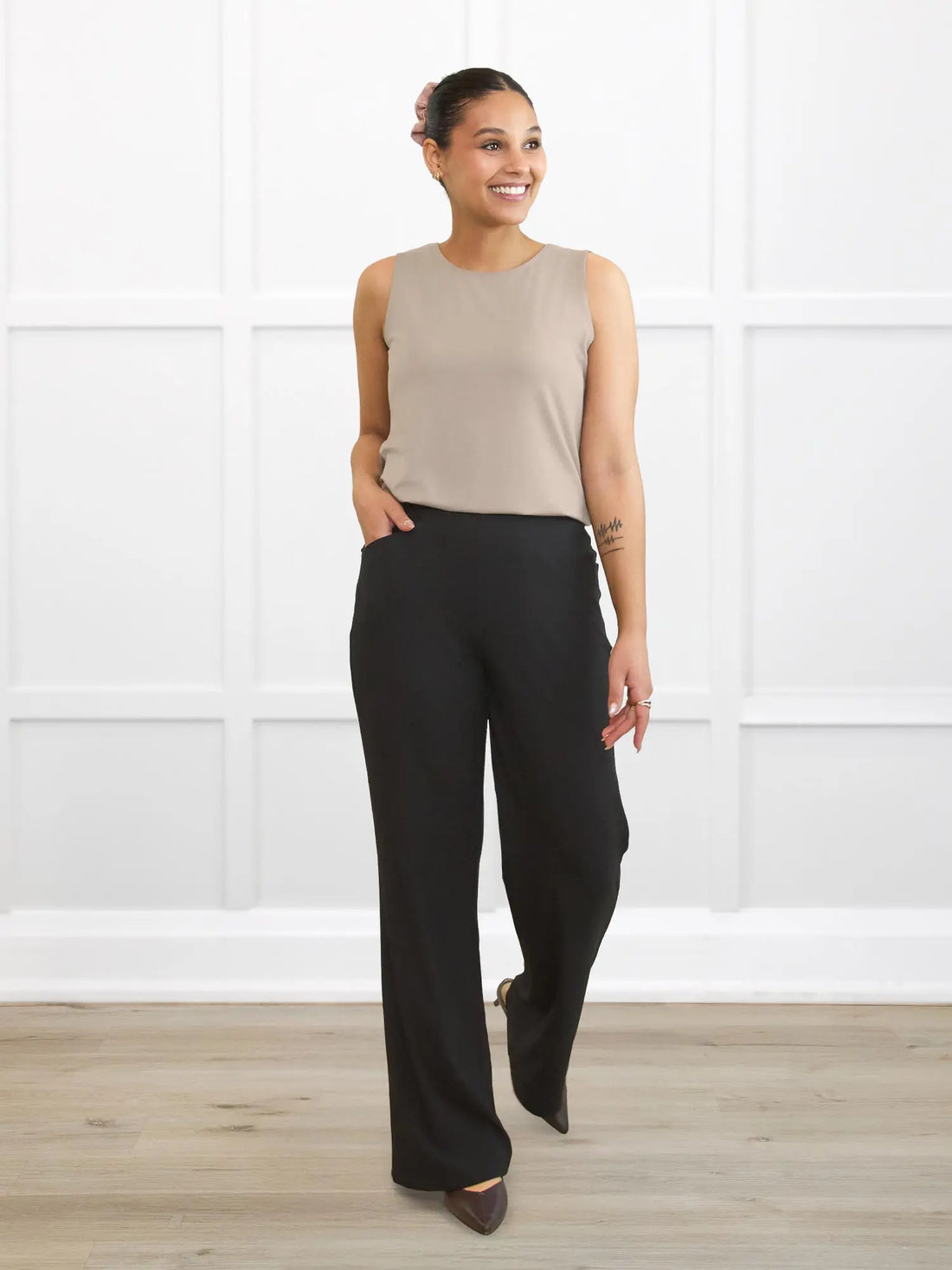 Reed high waisted pant with pockets for women in Black on model Meron, size XS Regular @Meron-XS-regular 