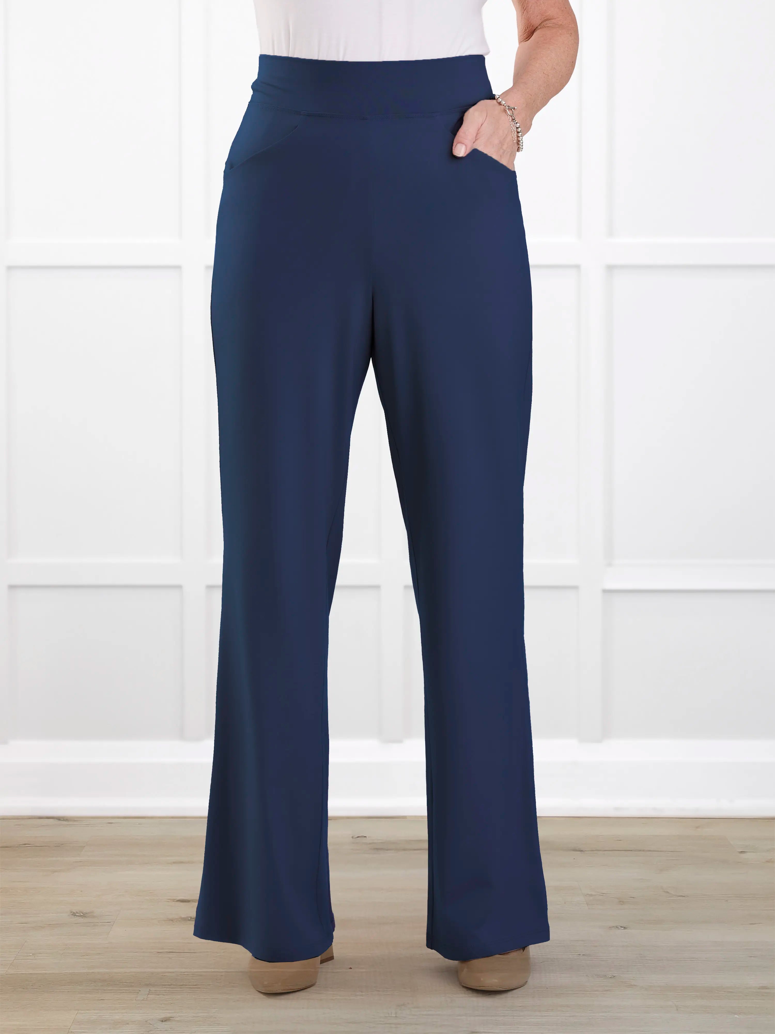 Reed high waisted pant with pockets for women in Navy 