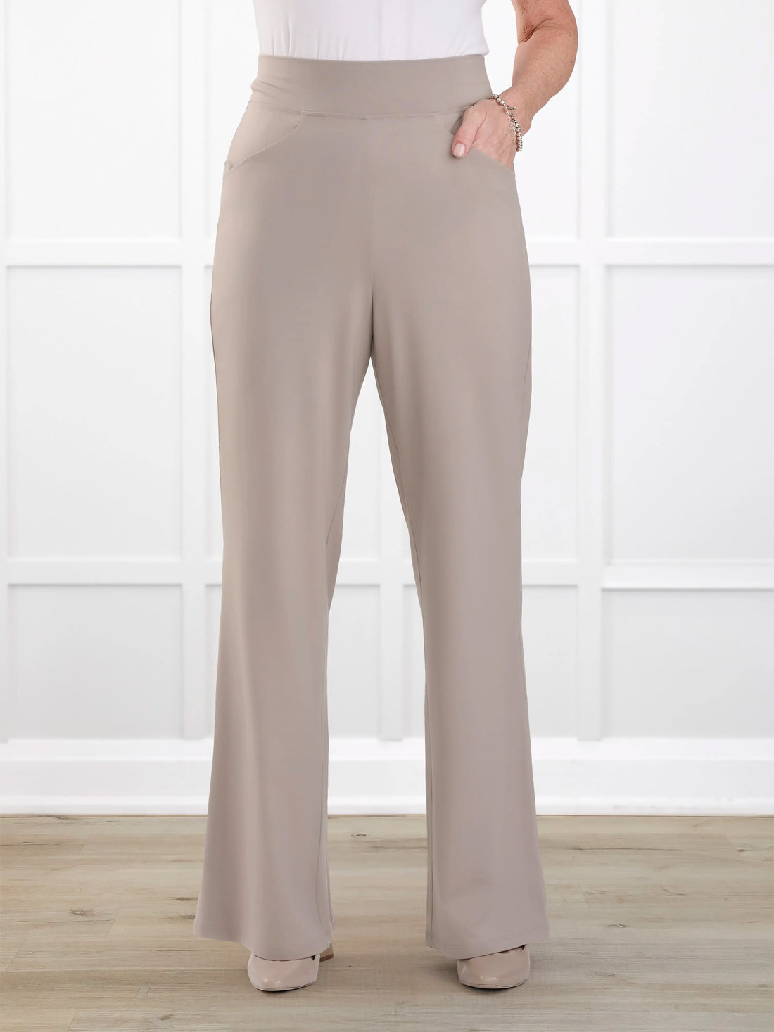 Reed high waisted pant with pockets for women in Portobello 
