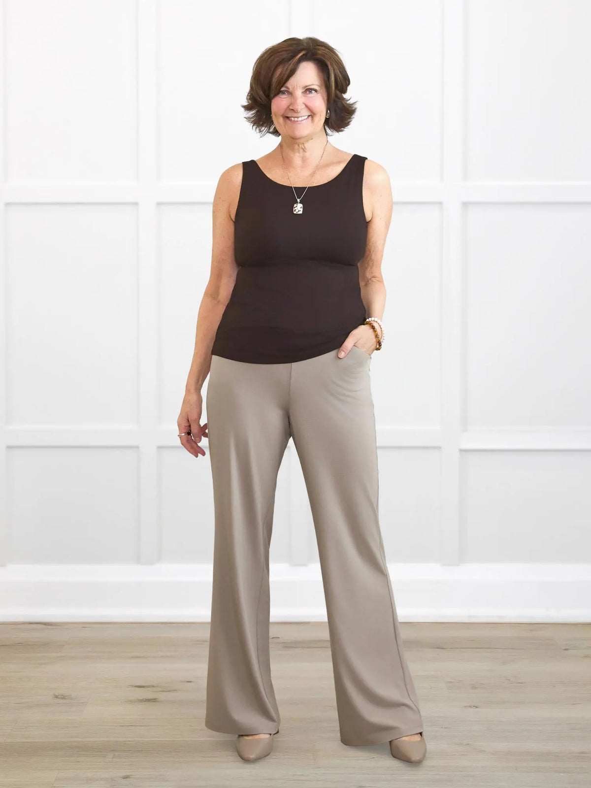 Reed high waisted pant with pockets for women in Portobello on model Donna, size S Regular @Donna-S-regular 