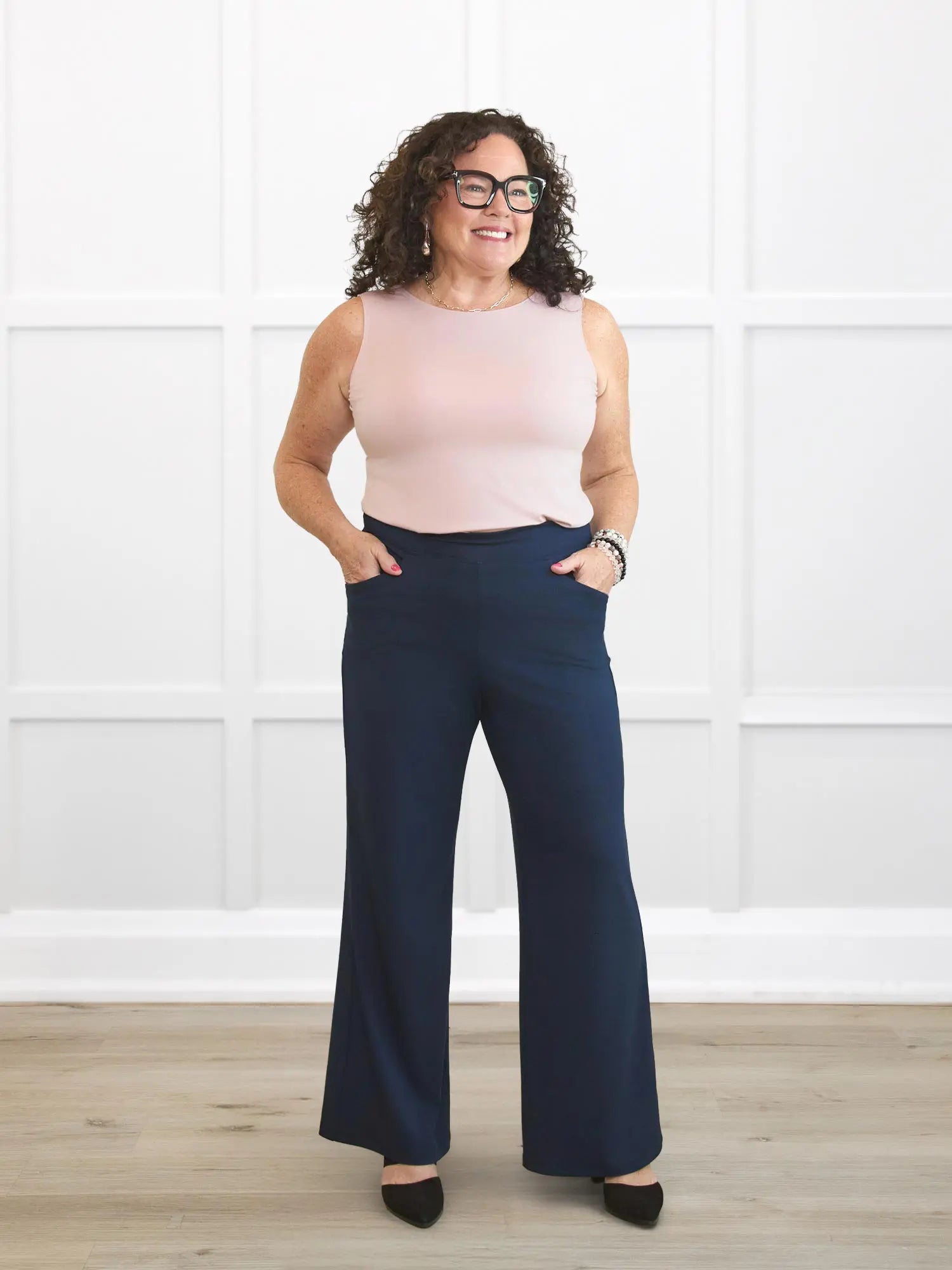 Reed high waisted pant with pockets for women in Navy on model Kerri, size M Petite @Kerri-M-petite 