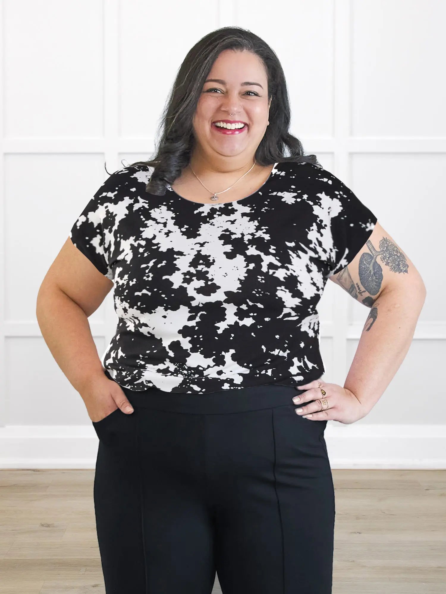 Rio reversible neckline dolman tee in Moo’d bloom on model Sarita, size XXL @Sarita-XXL 