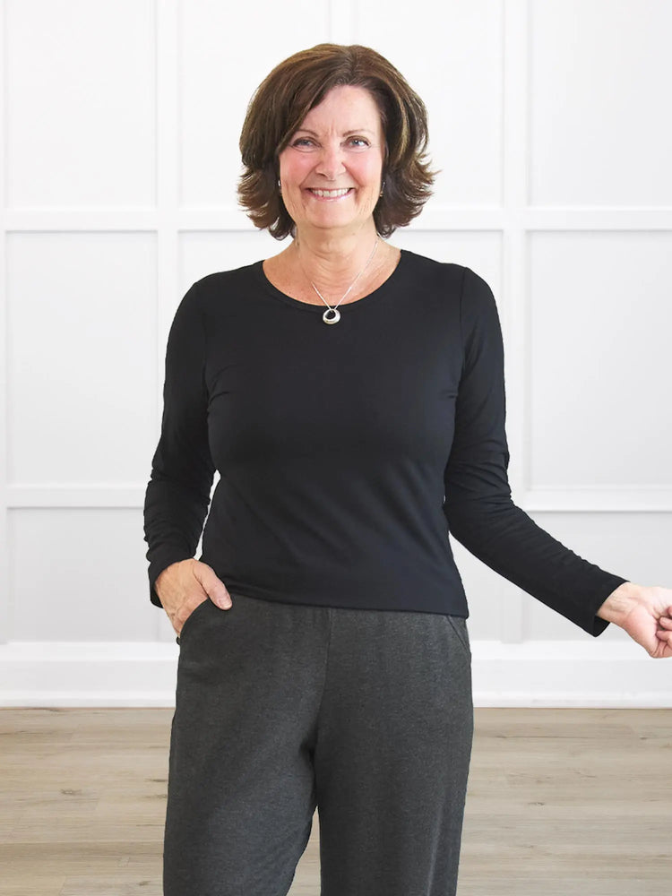 Ronnie long sleeve crewneck tee for women in Black on model Donna, size S Regulare @Donna-S-regulare 