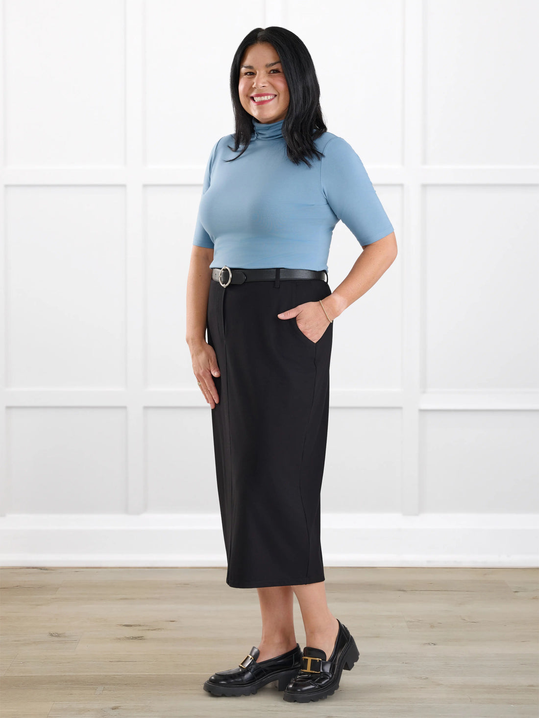Rubina midi pencil skirt with pockets for women in Black on model Jenn, size M @Jenn-M 
