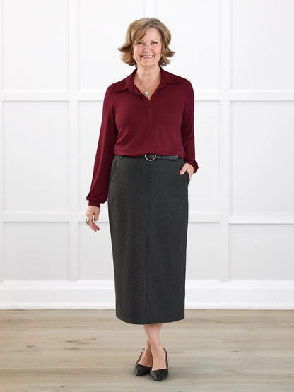 Rubina midi pencil skirt with pockets for women in Charcoal on model Donna, size S @Donna-S 