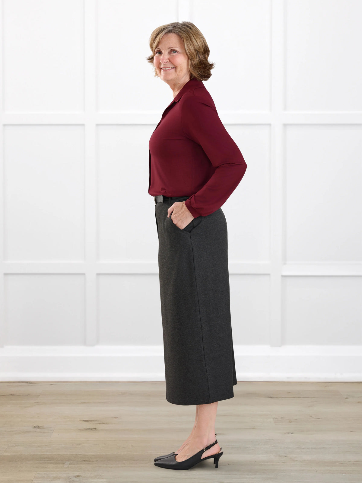 Rubina midi pencil skirt with pockets for women in Charcoal on model Donna, size S @Donna-S 
