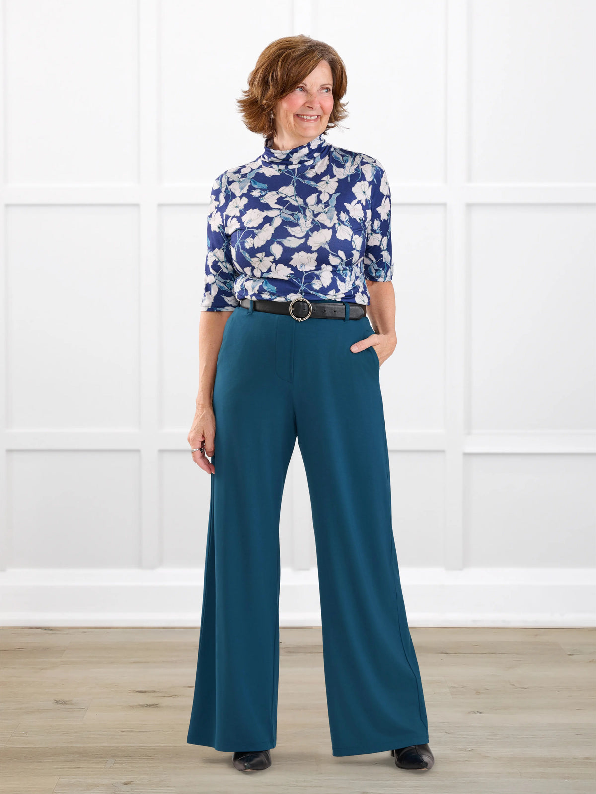 Samara wide leg pocket pant for women in Atlantic on model Donna, size S Regular @Donna-S-regular 
