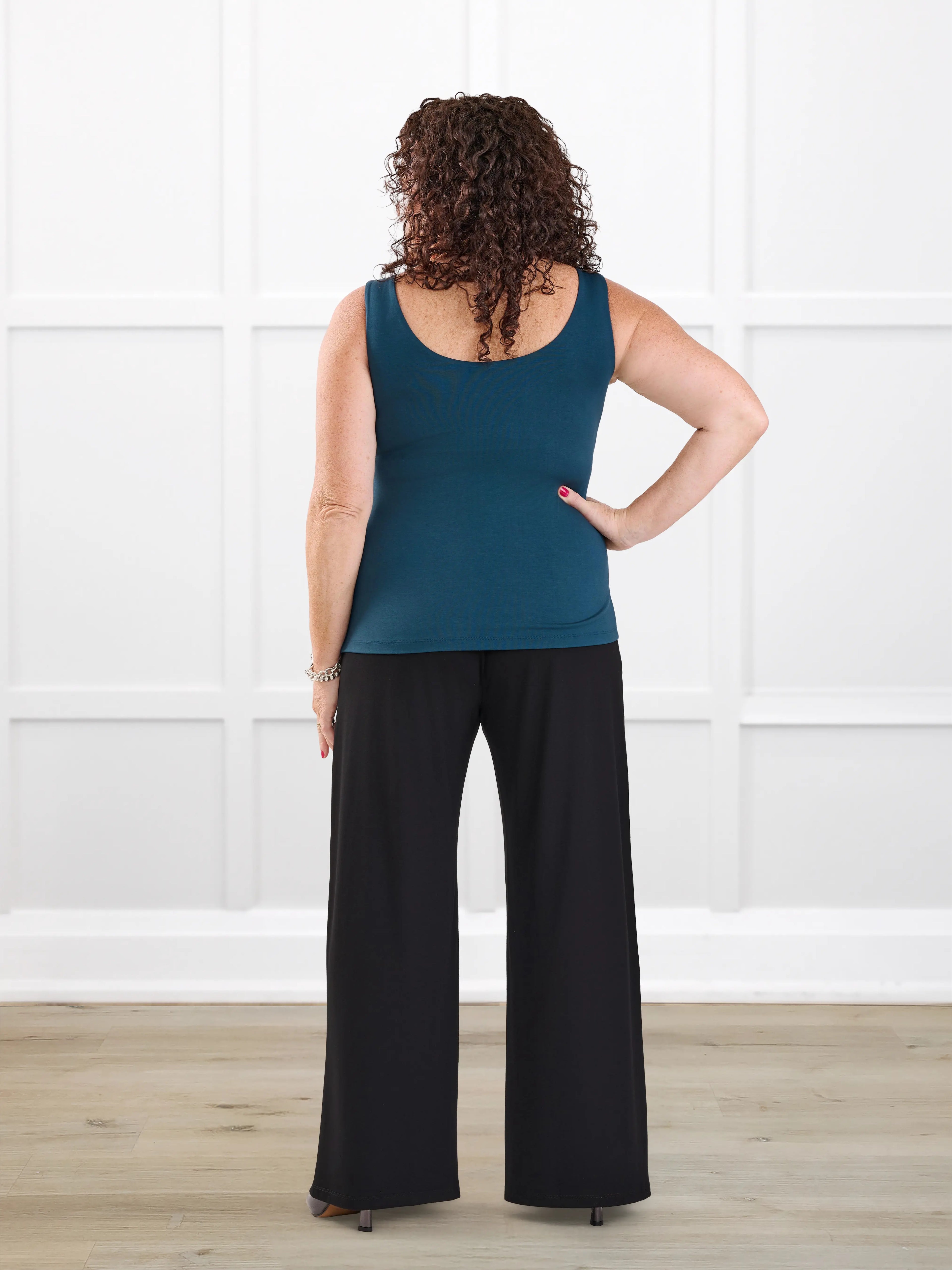 Samara wide leg pocket pant for women in Black on model Kerri, size M Petite @Kerri-M-petite 