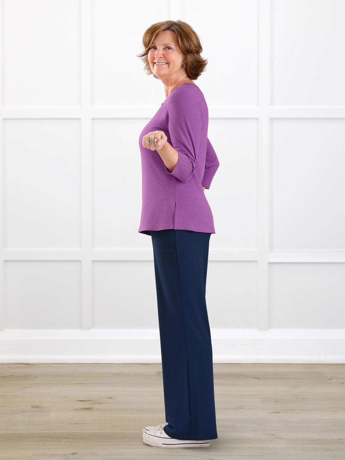 Samara wide leg pocket pant for women in Navy on model Donna, size S Regular @Donna-S-regular 