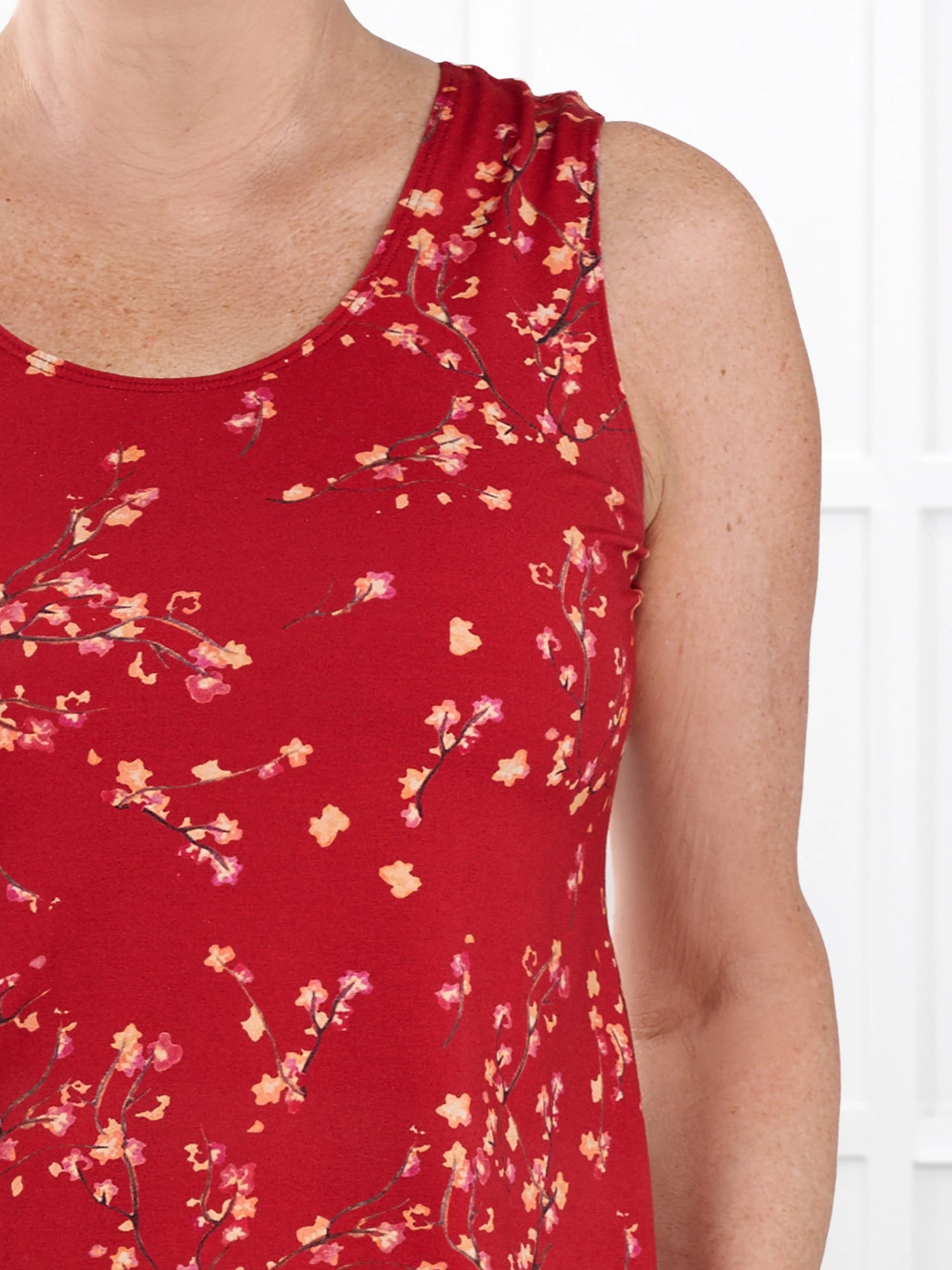 Shandra reversible neckline tank top in Chili blossom 