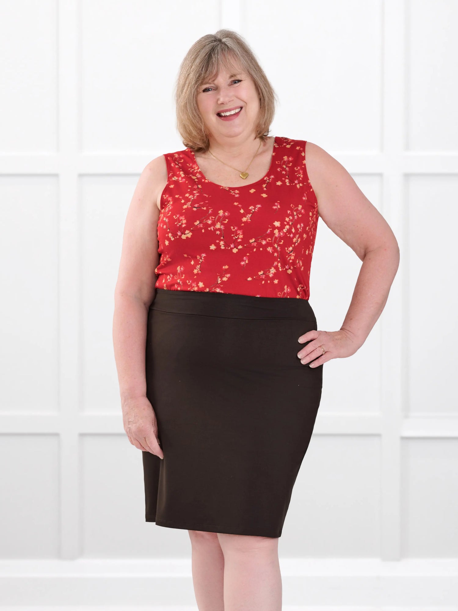Shandra reversible neckline tank top in Chili blossom on model Laurie, size XL petite @Laurie-XL-petite 