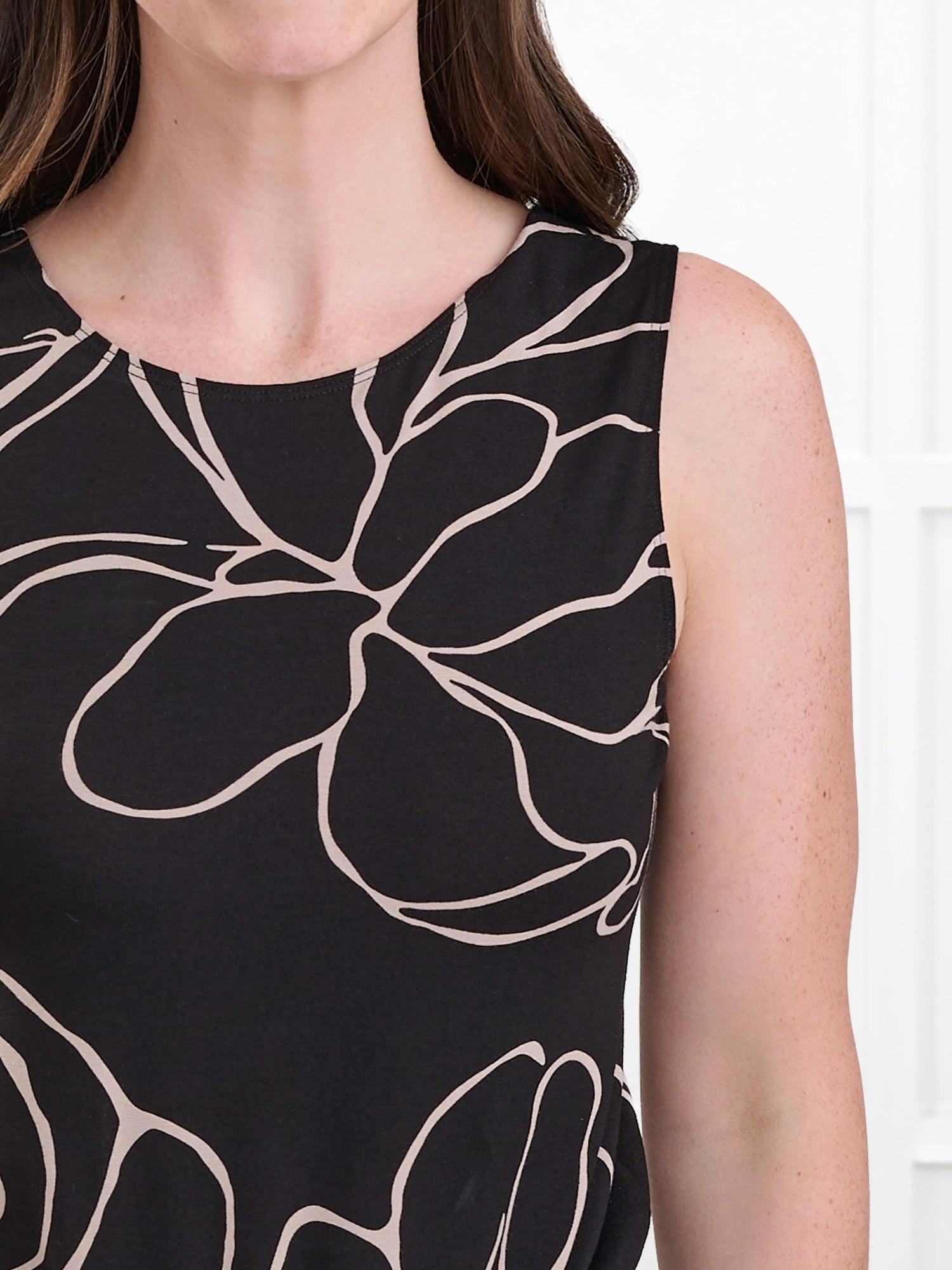 Shandra reversible neckline tank top in Contour floral 
