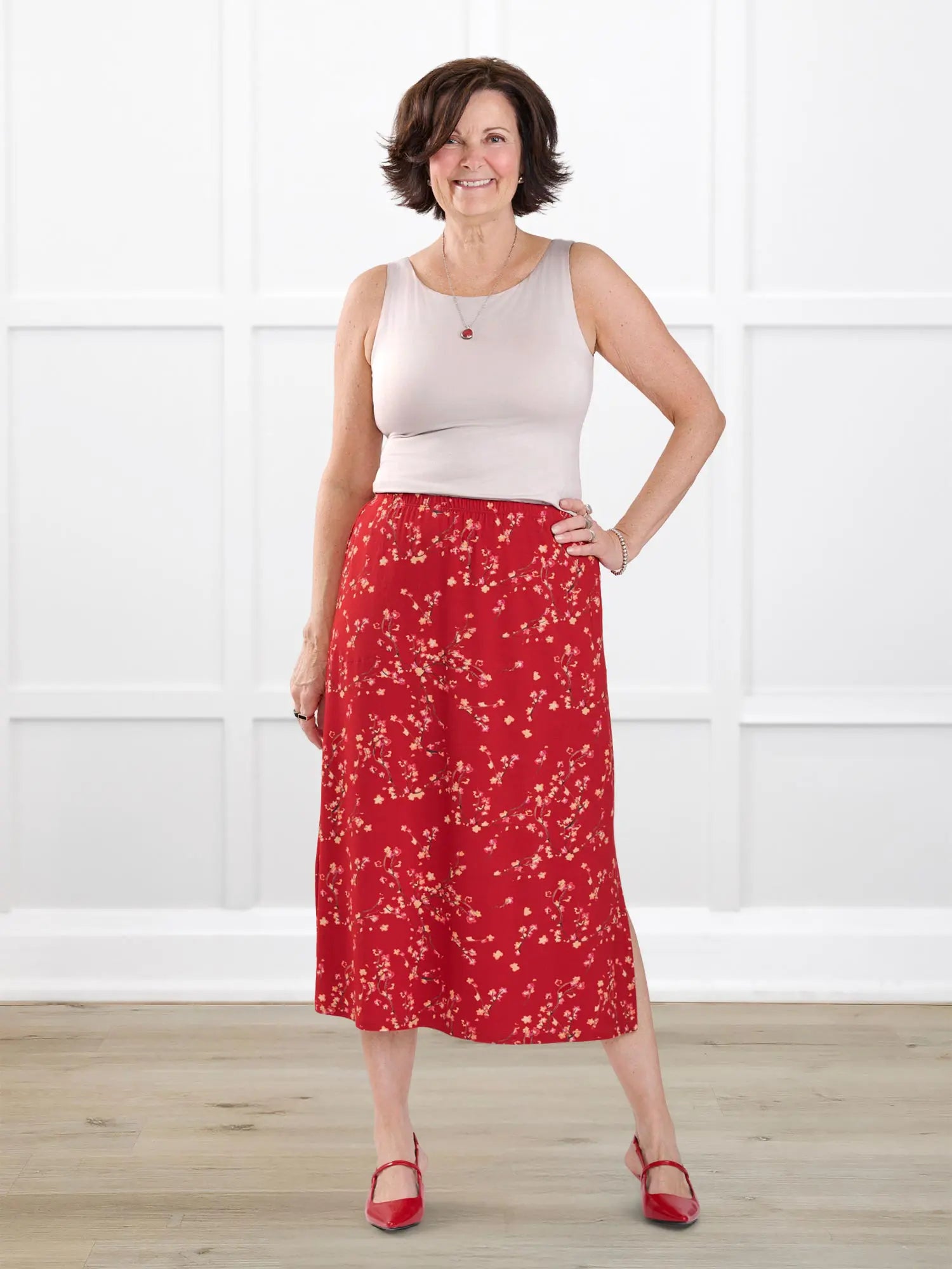 Shirley midi pocket skirt for women in Chili blossom on model Donna, size S @Donna-S 