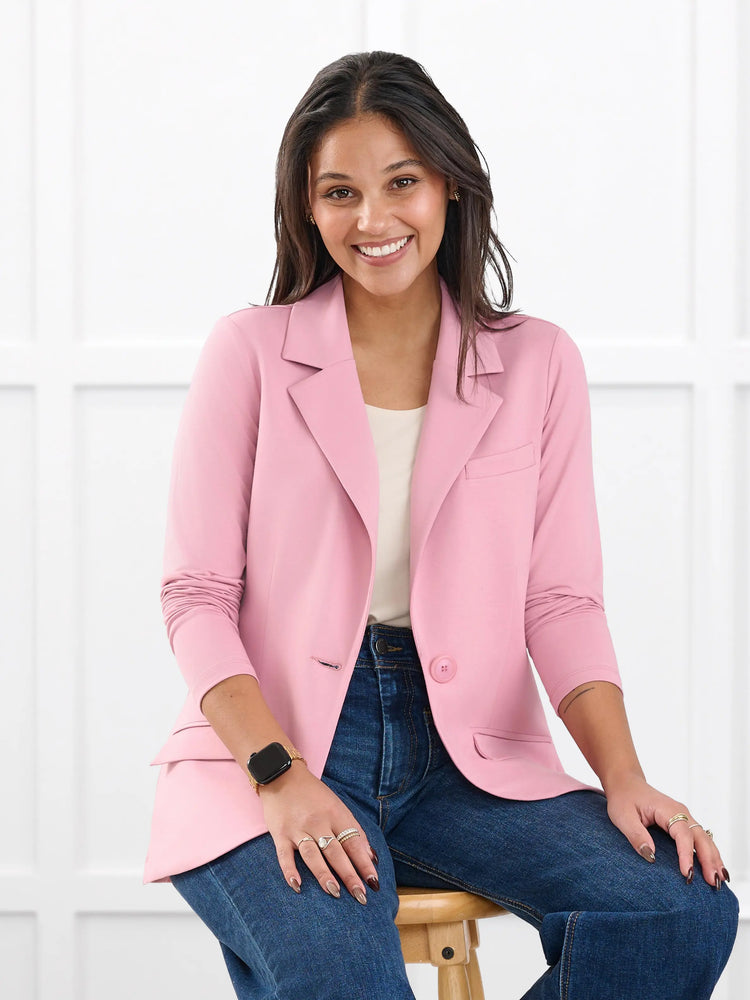 Sienna stretchy girlfriend blazer for women in Rosebud on model Meron, size XS @Meron-XS 