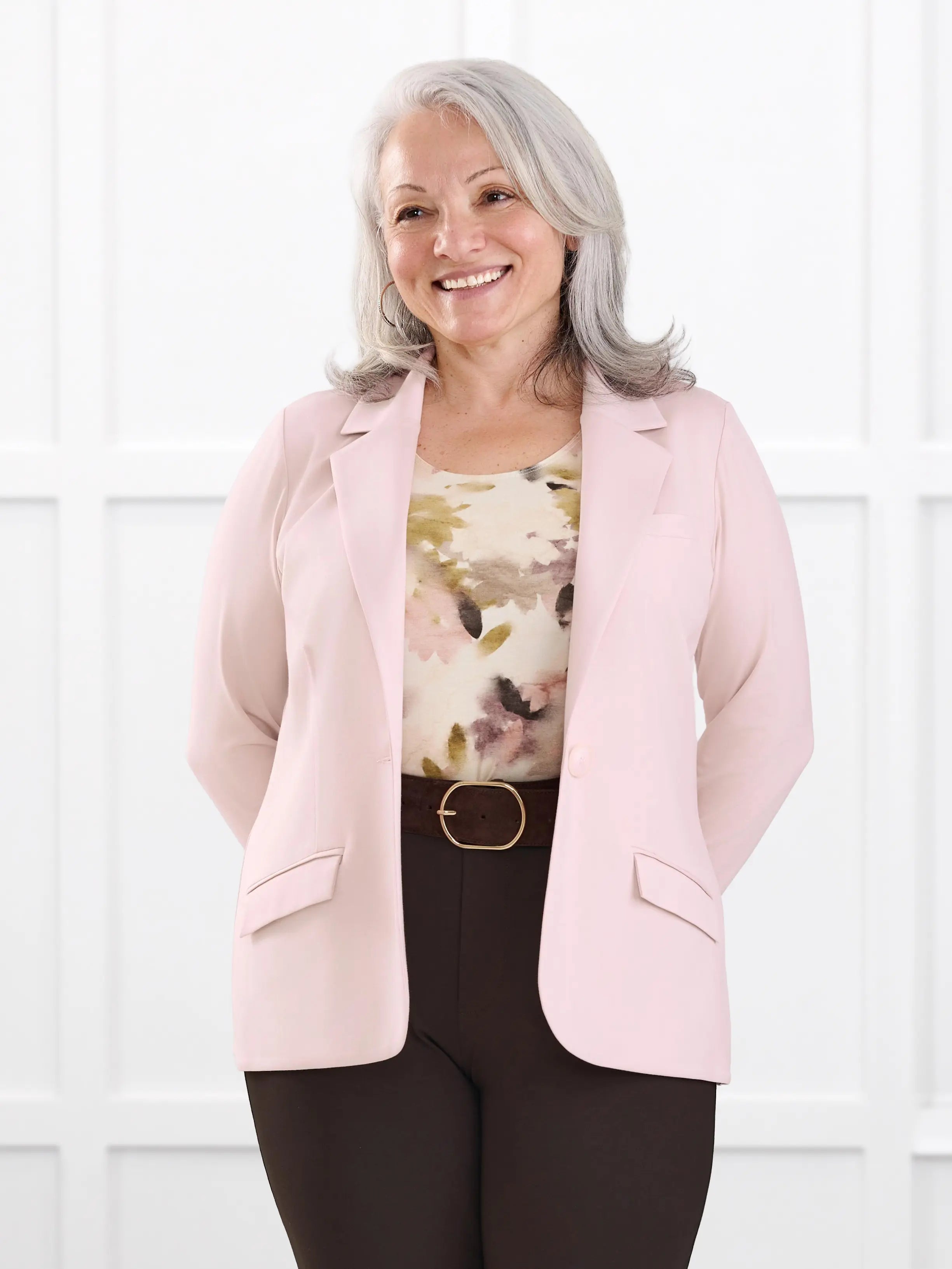 Sienna stretchy girlfriend blazer for women in Ballet pink on model Rula, size L @Rula-L 