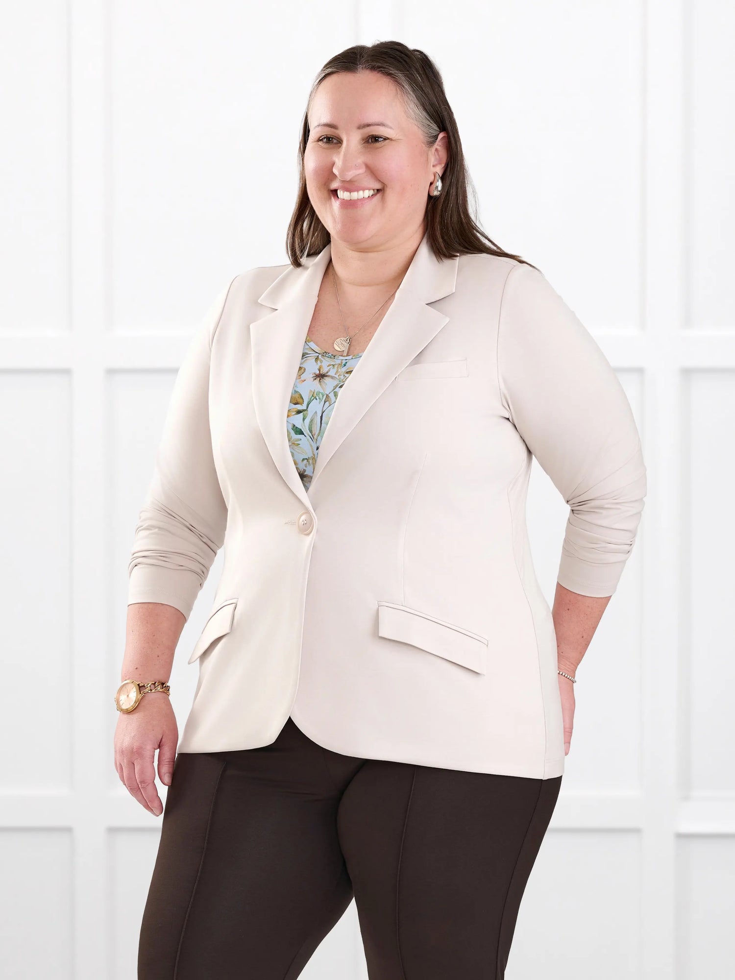 Sienna stretchy girlfriend blazer for women in Sandstone on model Cristina, size XXL @Cristina-XXL 