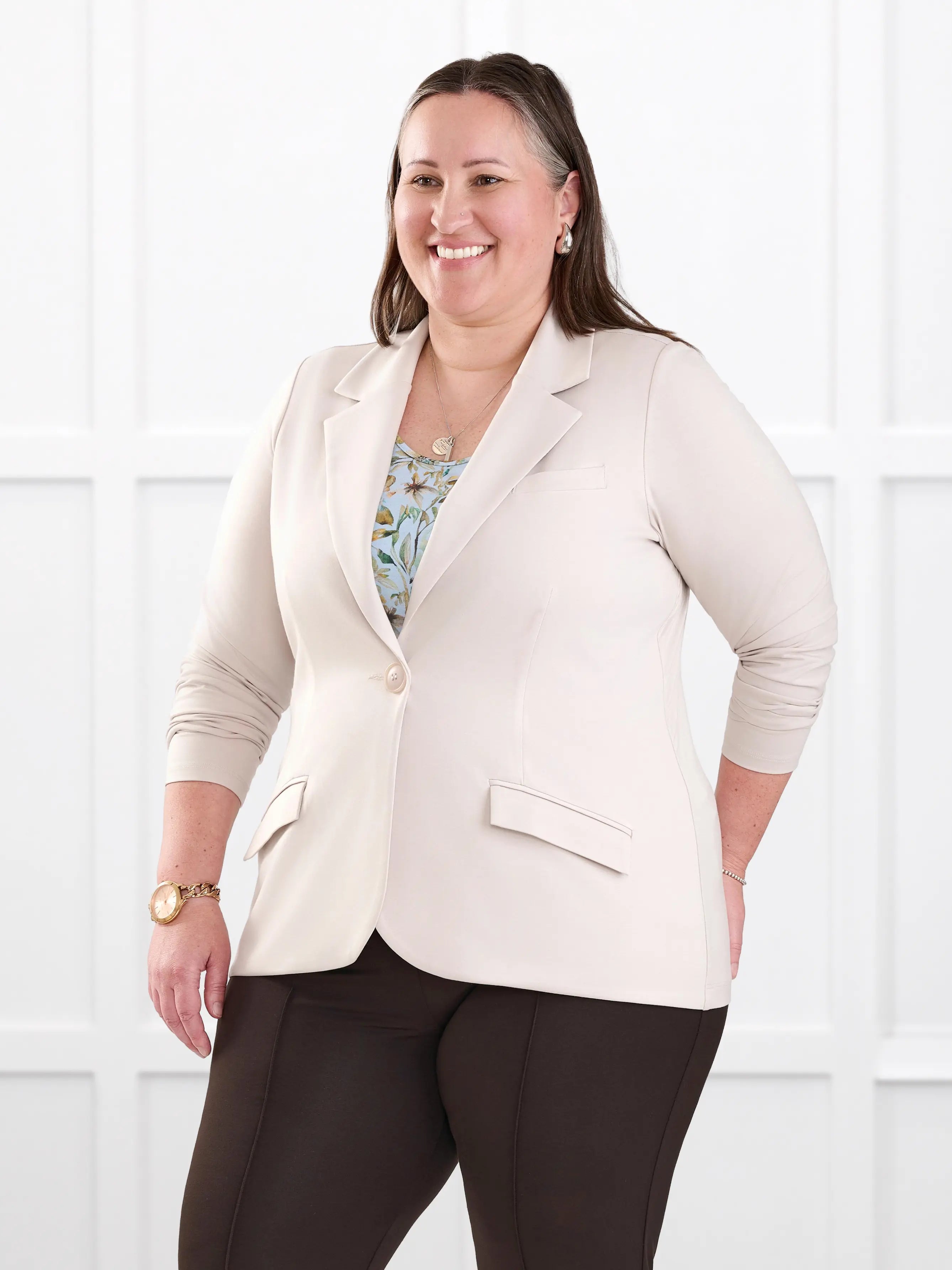 Sienna stretchy girlfriend blazer for women in Sandstone on model Cristina, size XXL @Cristina-XXL 