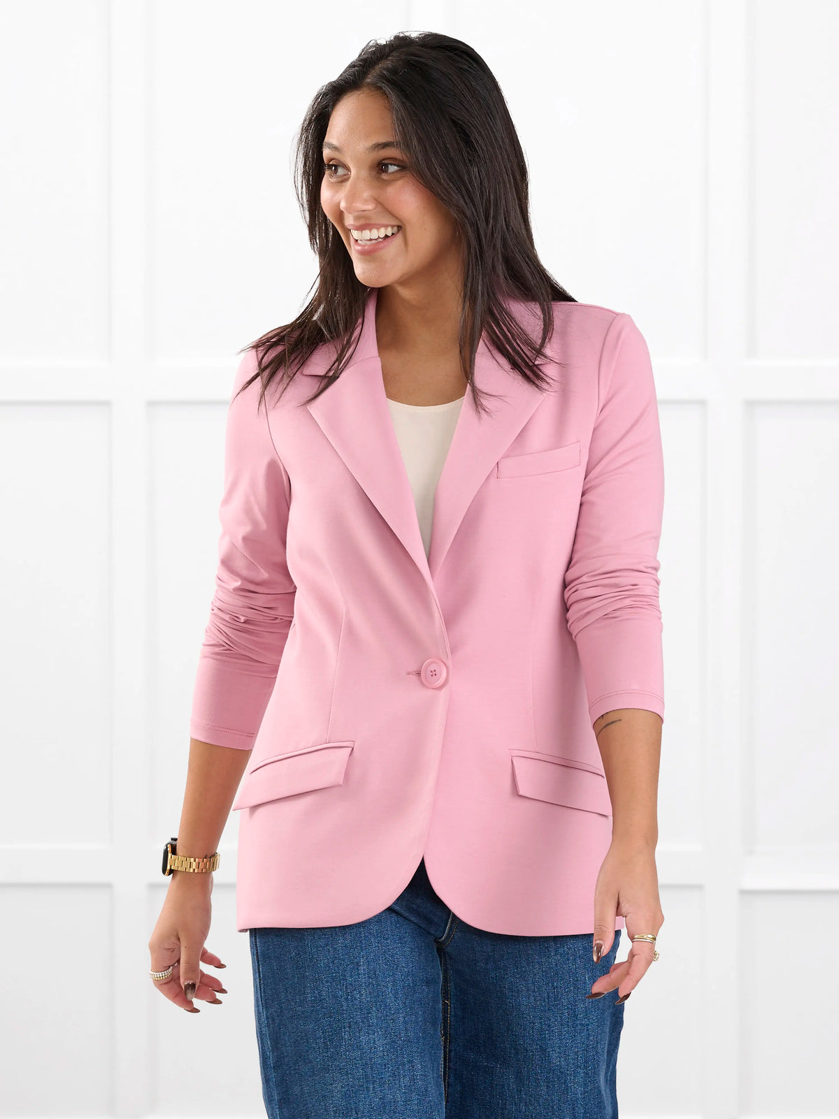 Sienna stretchy girlfriend blazer for women in Rosebud on model Meron, size XS @Meron-XS 