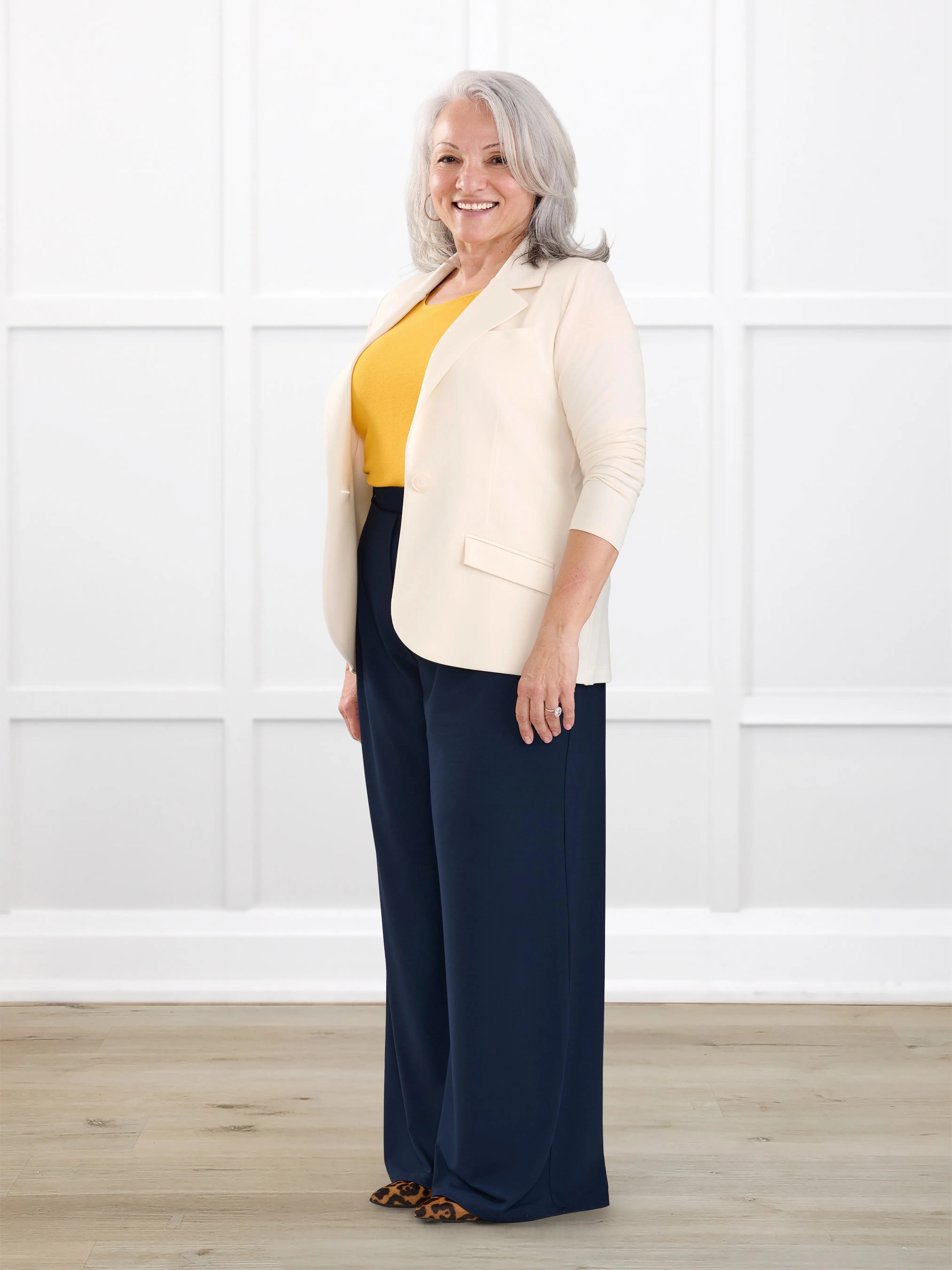Sienna stretchy girlfriend blazer for women in Parchment on model Rula, size L @Rula-L 