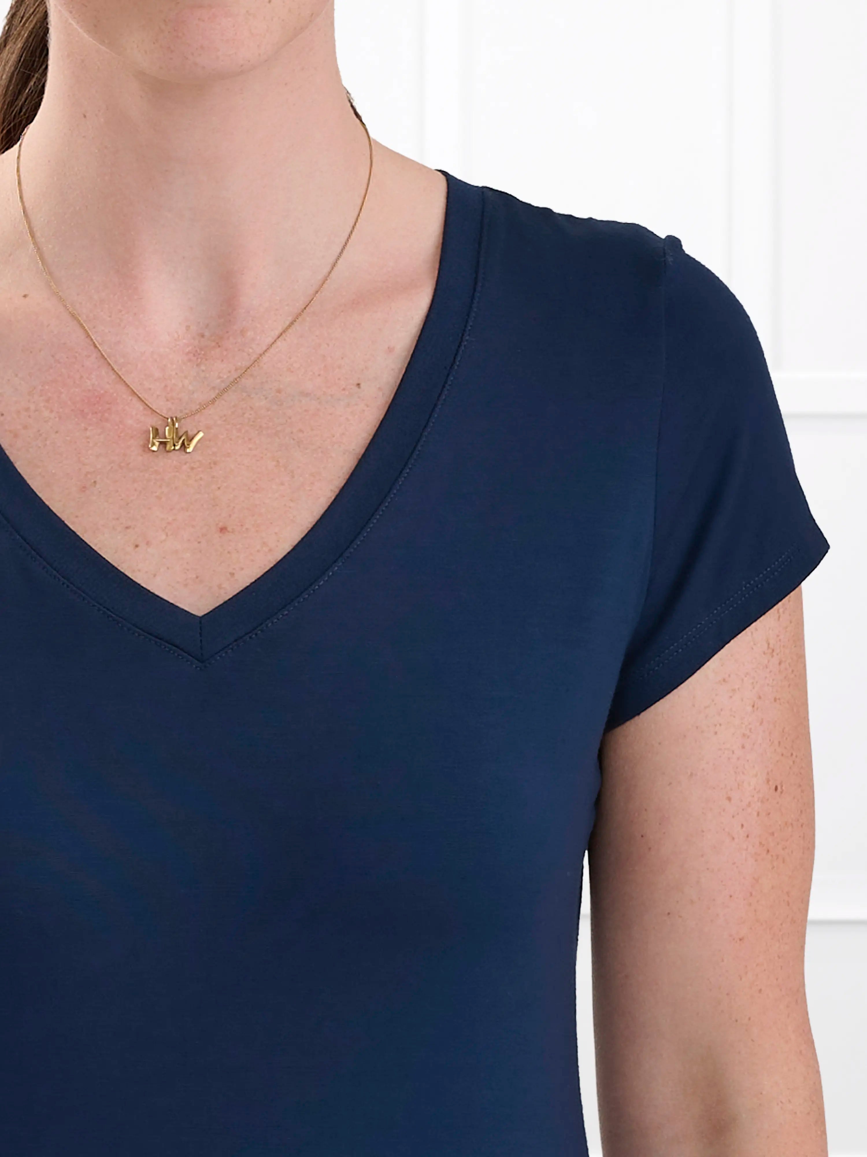 Sutton v neck classic tee in Navy 