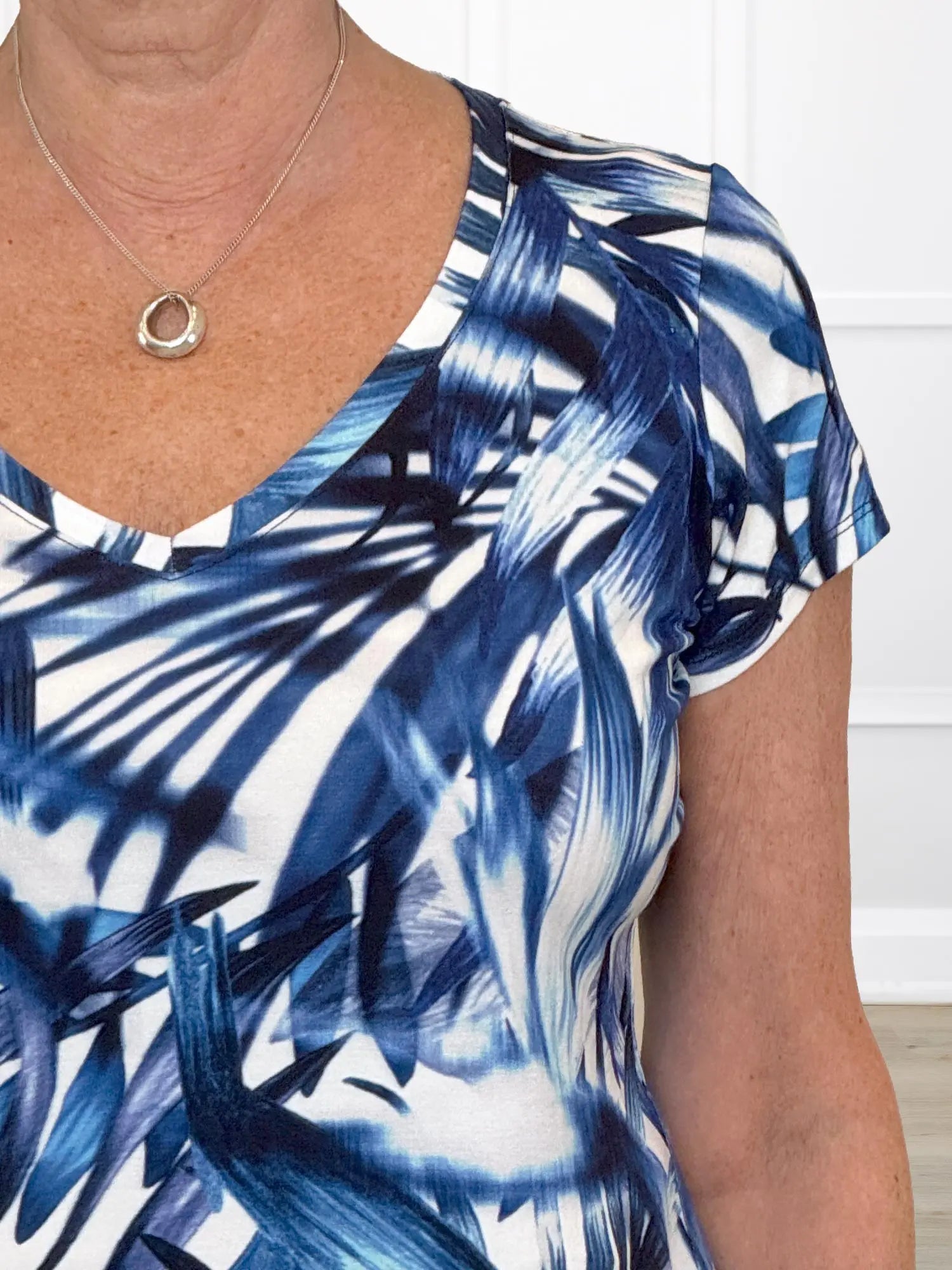 Sutton v neck classic tee for women in Royal palm 