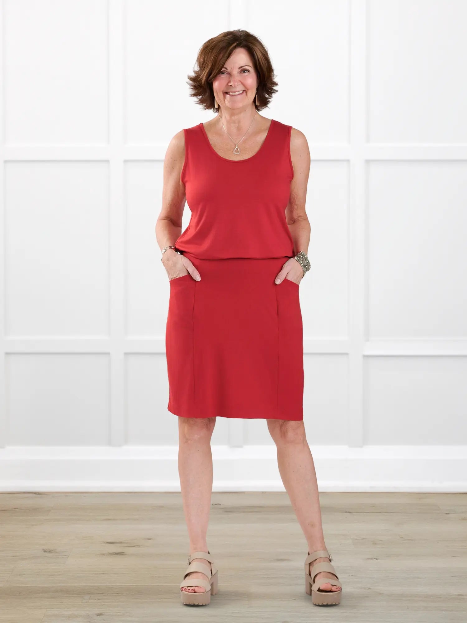 Tessa high waisted pocket skort for women in Chili on model Donna, size S Long @Donna-S-long 