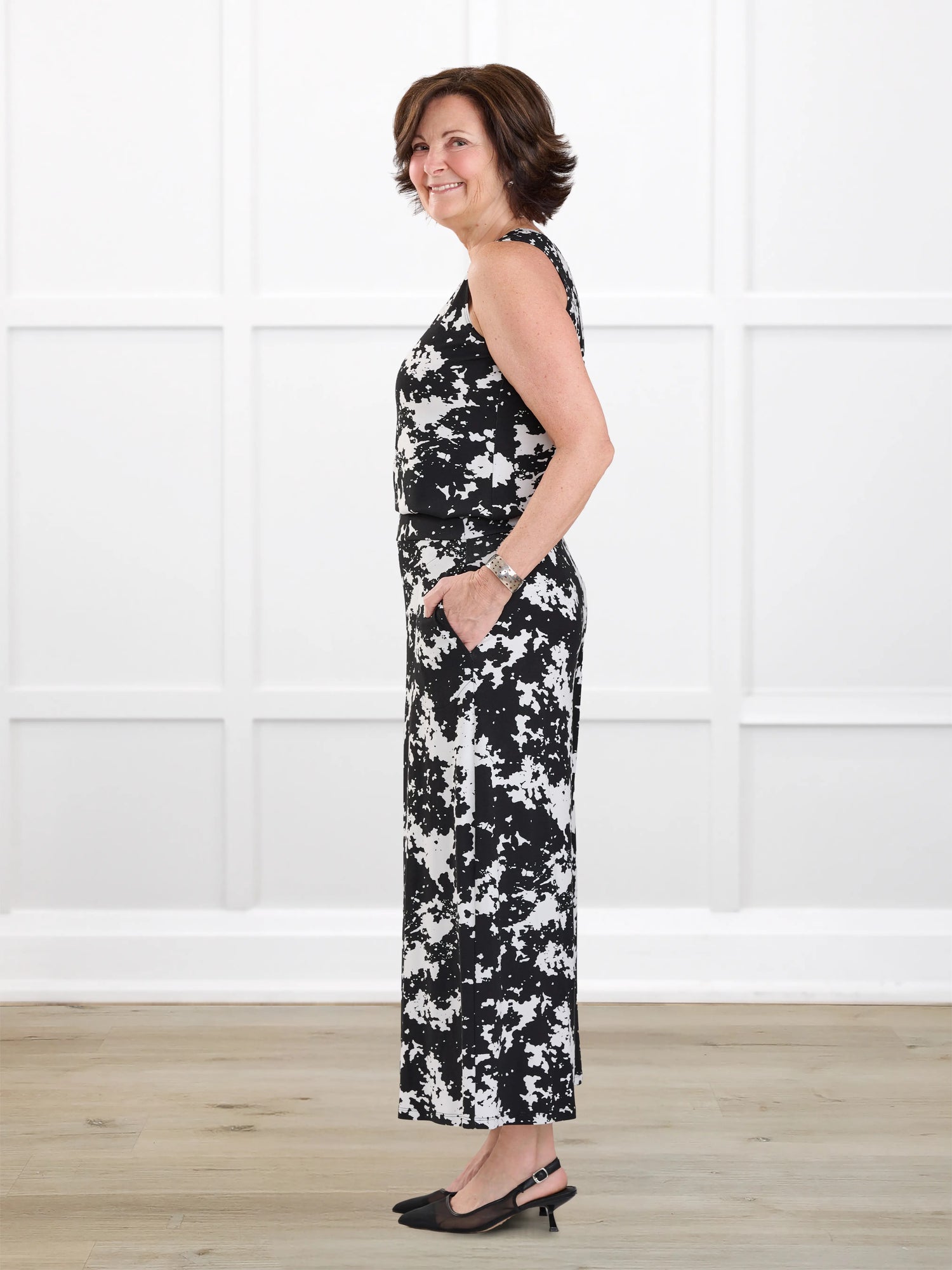 Valencia capri palazzo pocket pant for women in Moo’d bloom on model Donna, size S Regular @Donna-S-regular 
