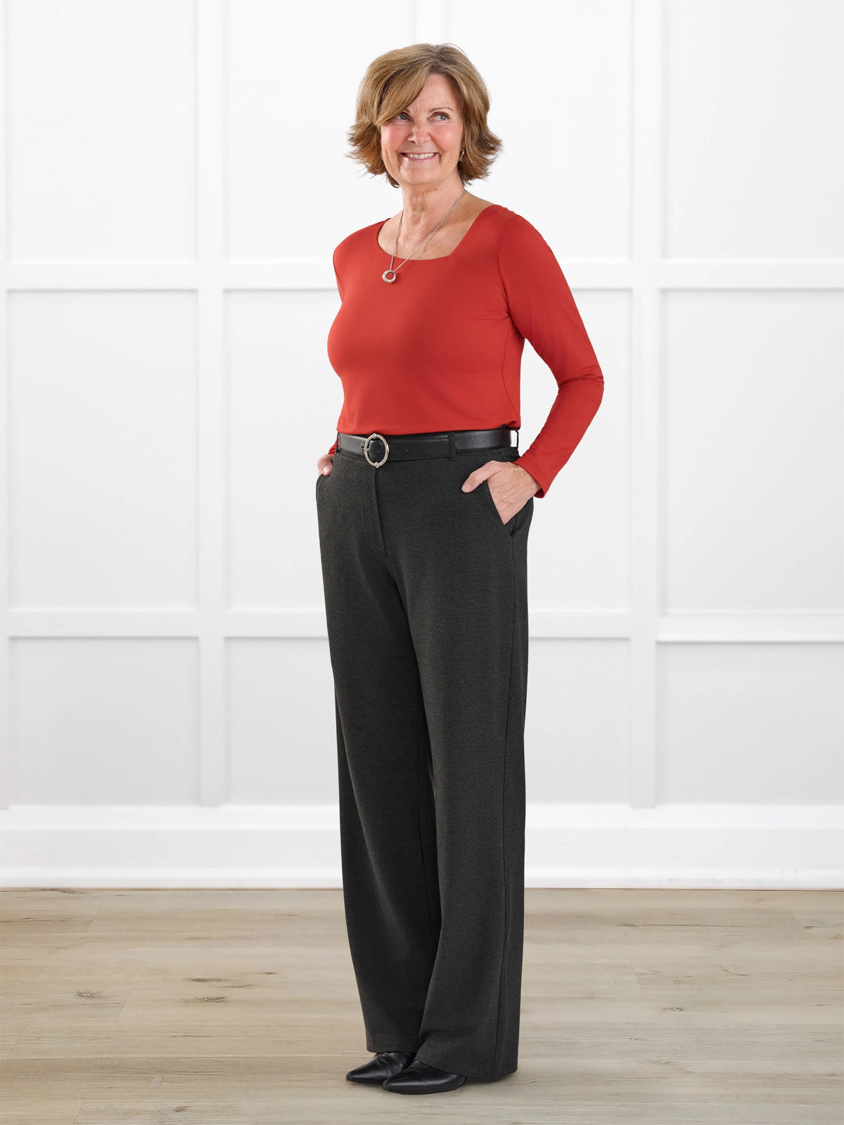 Viviana high waisted straight leg pant for women in Charcoal on model Donna, size S @Donna-S 