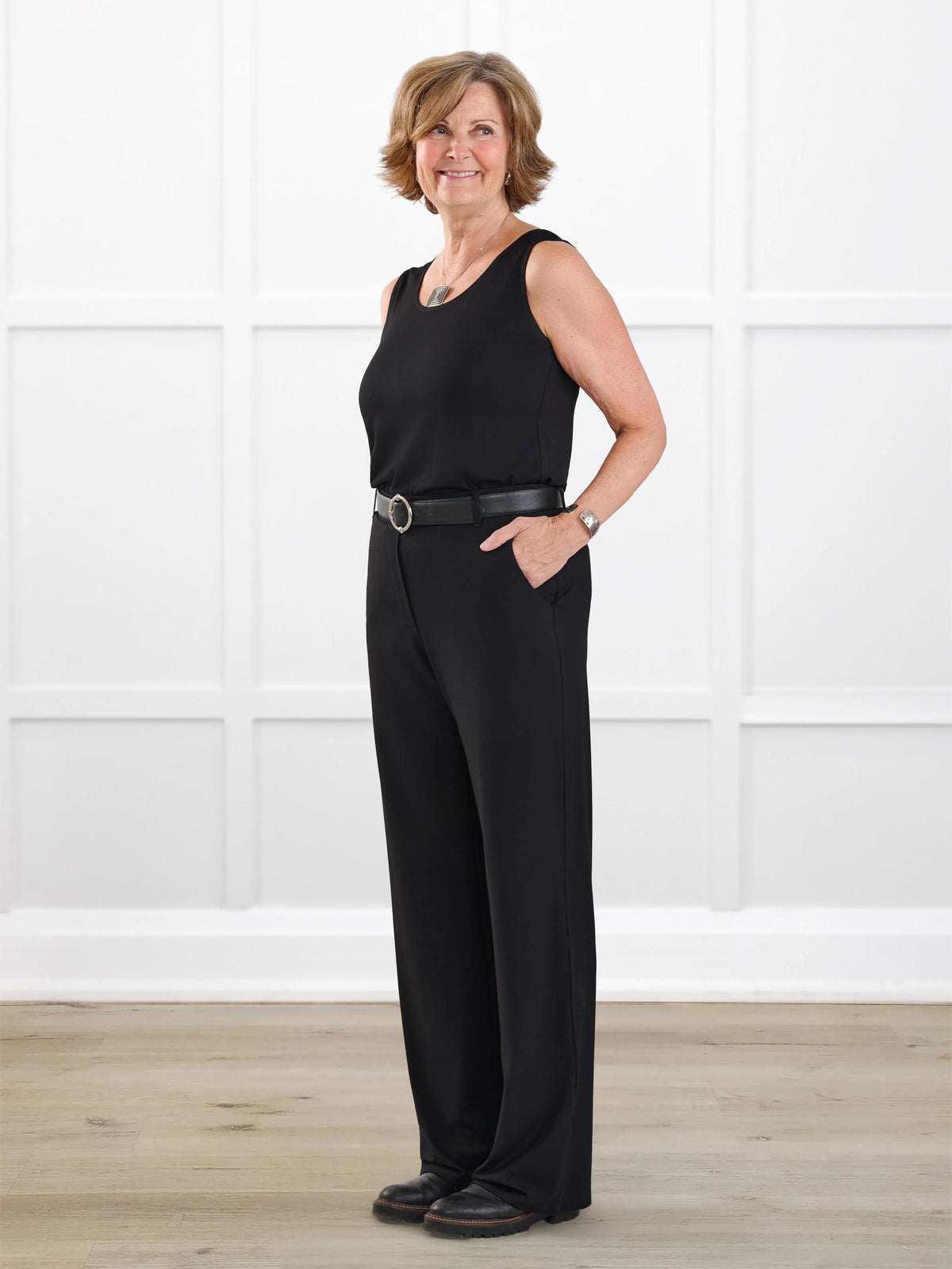 Viviana high waisted straight leg pant for women in Black on model Donna, size S @Donna-S 
