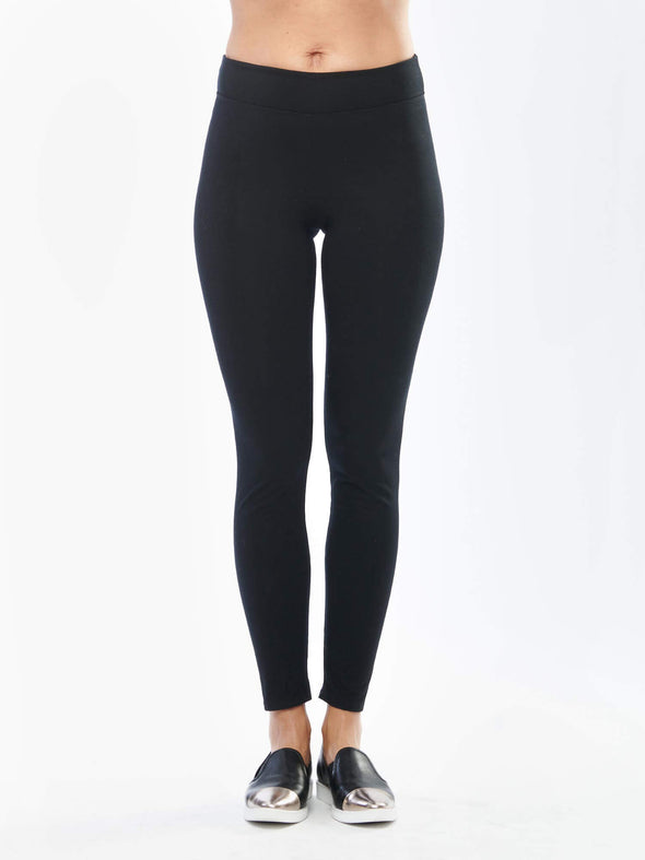 A close-up image of Miik's Lucy legging in black