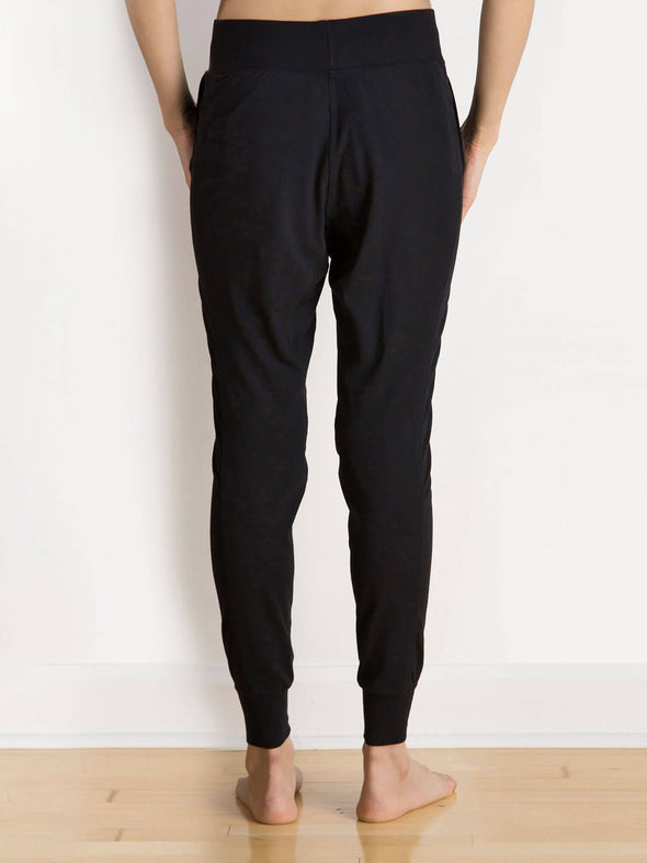 The back details of Miik's Silvie slouch pant 
